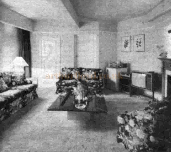 The Lounge of the Star Dressing Room at the Apollo Victoria - From the Stage Newspaper, 11th December 1980.