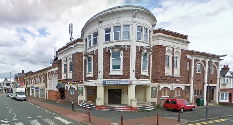 A Google StreetView Image showing the former Windsor Theatre, Smethwick whilst in use as the Sandwell Snooker Leisure Centre in July 2009 - Click to Interact.