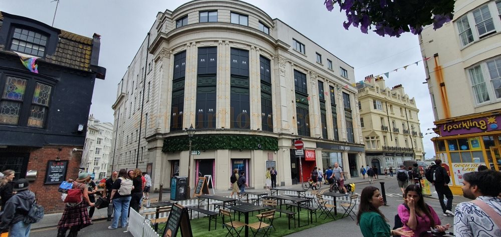 The East Street Facade of the former Savoy Theatre, Brighton in August 2025 - Photo M.L.