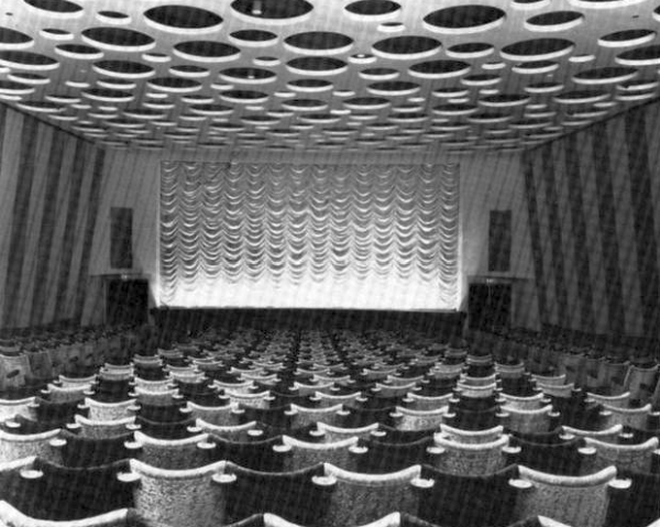 The Auditorium of the Odeon, Haymarket when it first opened in 1962 - Photograph reproduced here with a Creative Commons (Attribution) License from Ken Roe at the Cinema Treasures Website.