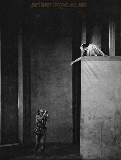 John Gielgud and Frangcon Davise in 'Romeo and Juliet' at the Regent Theatre, Euston in 1924 - From The Graphic, 7th of June 1924.