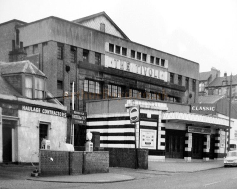 The Tivoli Cinema, Glasgow whilst in Operation as a Classic Cinema from 1967 to 1972 - Reproduced here with a Creative Commons (Attribution) License from the Cinema Treasures Website.