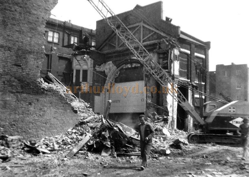 A Photograph of the Lyric Theatre, Hammersmith in 1969 - Kindly sent in by Vernon Burgess. A Photograph of the Lyric Theatre, Hammersmith in 1969 - Kindly sent in by Vernon Burgess.