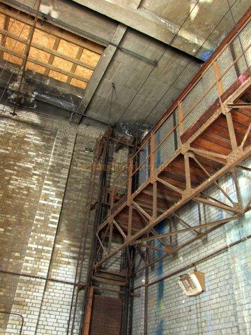 The Kilburn State's original Workshop is still in place upstage left across the car park from the dock door - Photos courtesy Mark Price. 