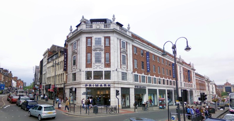 A Google StreetView Image of the former Paramount Theatre / Odeon, Leeds in June 2008 - Click to Interact.
