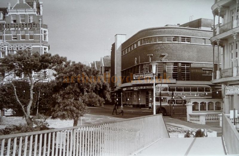 A photograph of the Ritz Cinema, Southend around 1958 - Courtesy Nick Bridge and Terry Ebbs.