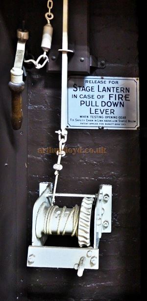 The Stage Lantern Release Lever at the Streatham Hill Theatre in March 2017 - Courtesy Tim Hatcher and Roger Fox.